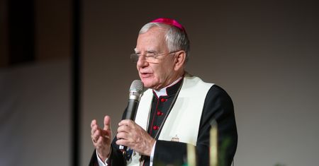 Abp Jędraszewski grzmi w liście. Odczytano go w kościołach