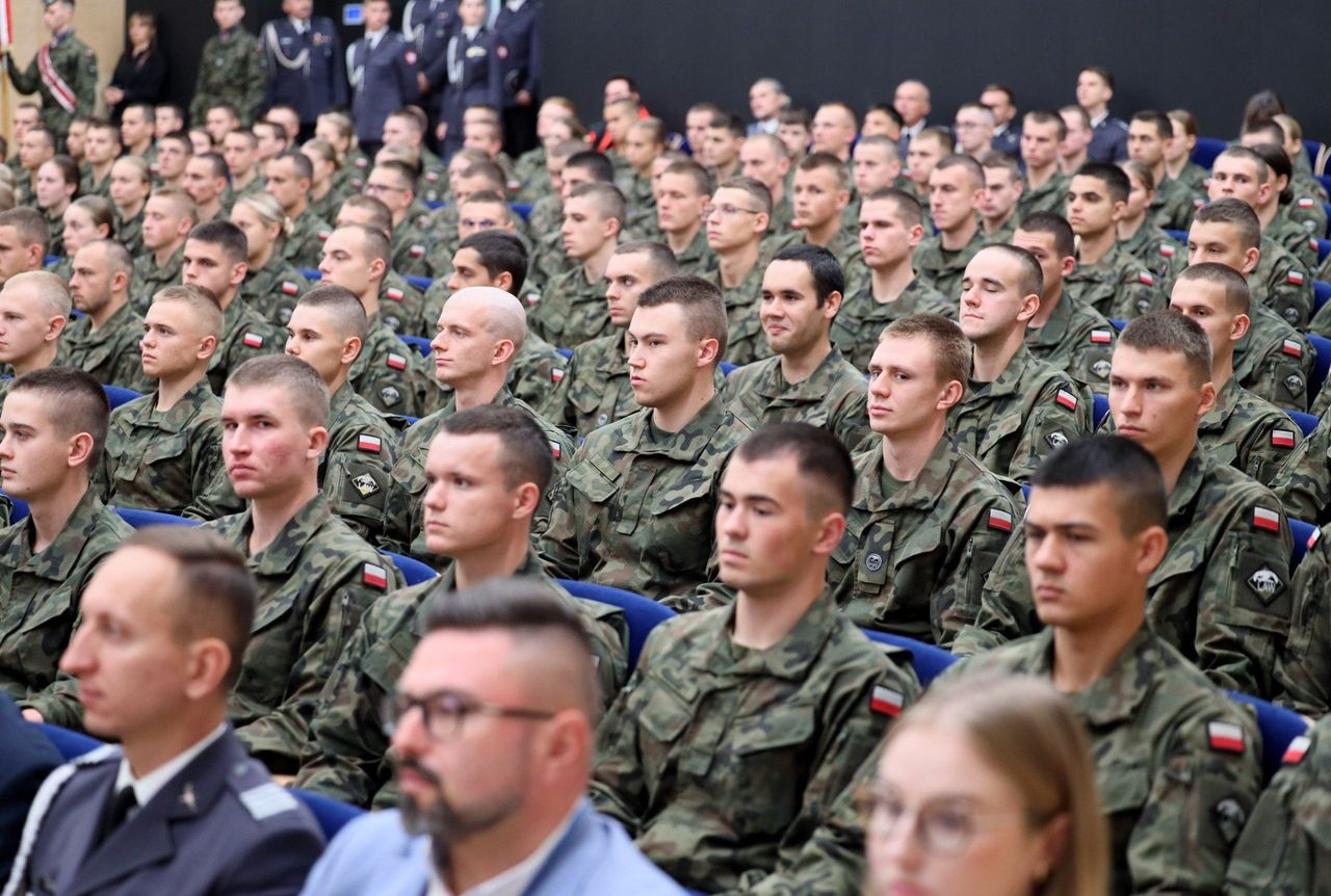 Dęblin: Szkoła Orląt zainaugurowała rok. Dołączyło 600 studentów