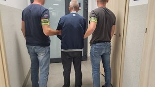 Rypin: Znalezioną kartą płatniczą kilka razy zapłacił zbliżeniowo. Wpadł w ręce policji
