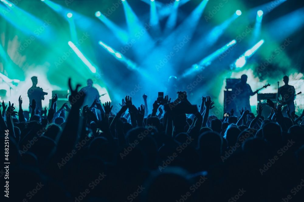 Koncert Julii Wasielewskiej na plenerowej scenie Domu Kultury Zameczek w Kielcach. Będzie klimatycznie