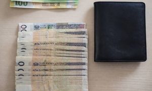 Ukrainiec znalazł na myjni portfel. W środku było ponad 17 tys. zł