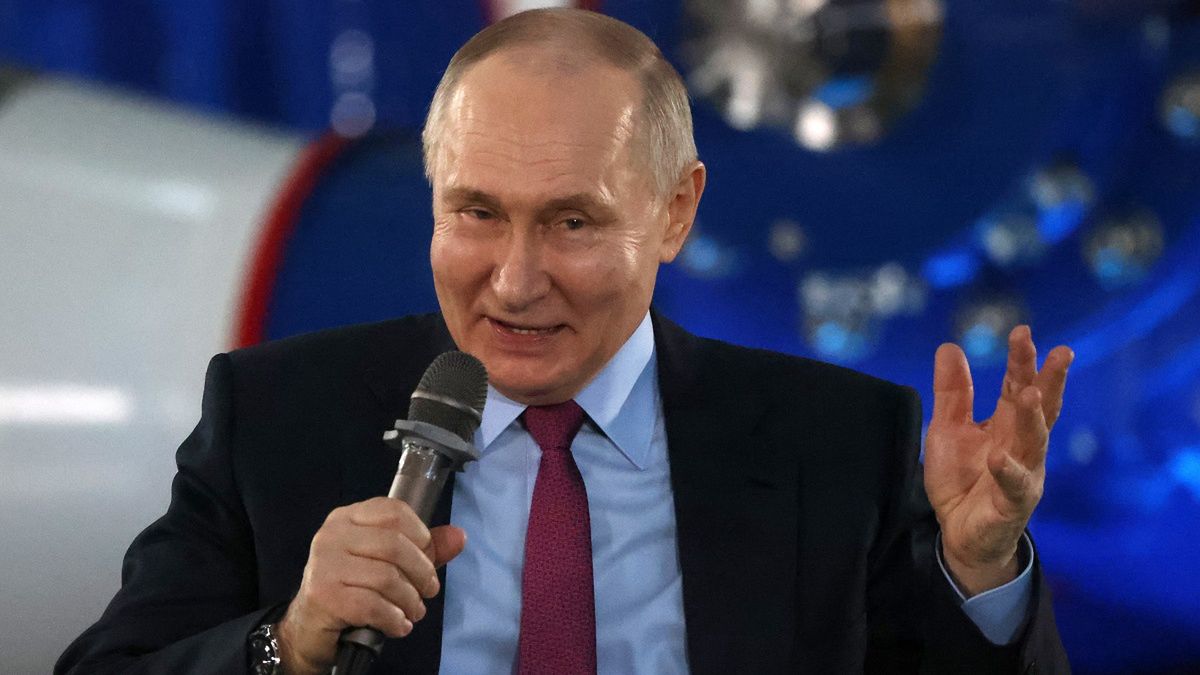 Putin Critic And Russian Activist Dies In PrisonCHELYABINSK, RUSSIA - FEBRUARY 16:  (RUSSIA OUT) Russian President Vladimir Putin gestures during his meeting with workers at the AO Konar plant, a few minutes after his spokesman Dmitry Peskov said that President Putin had been informed about Alexey Navalny's death on February 16, 2024 in Chelyabinsk, Russia. Main Putin critic and Russian opposition leader Alexey Navalny died in a penal colony. Vladimir Putin is on a two-day trip to the regions of Yekaterinburg and Chelyabinsk prior to the 2024 Presidential Election, planned to be held in March.  (Photo by Contributor/Getty Images)Contributorbestof, topix