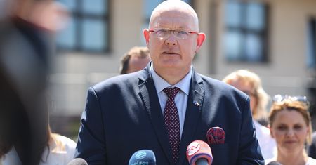 Wyciek danych 19 mln Polaków. Wiceminister radzi, co zrobić