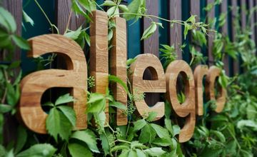 Ponad 20 mln sprzedawców, jedna czwarta więcej z reklam. Tak zarabia Allegro