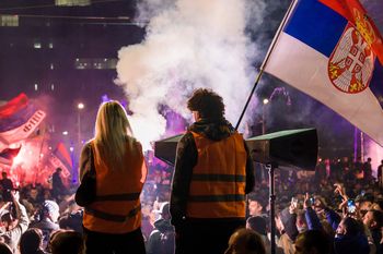 Europa miała interweniować za kulisami. Vuczić był o krok od użycia siły?