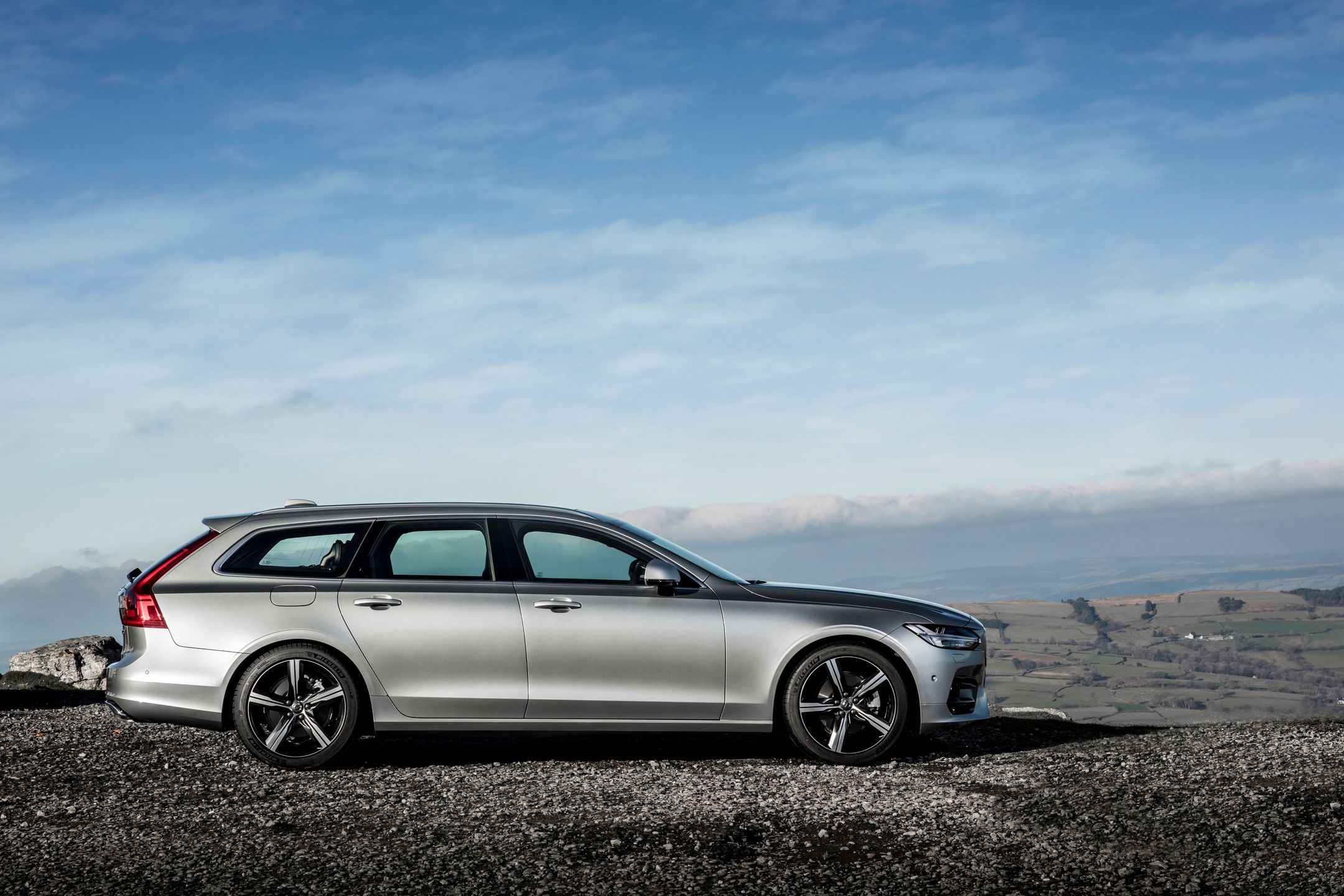 Volvo V90 4