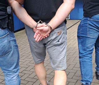 Postrzelenie w Koszelówce. Policja zatrzymała dwie osoby i zabezpieczyła broń!