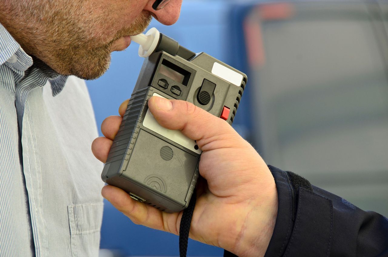 Pracodawca będzie mógł kazać dmuchnąć w alkomat. Rząd bierze się za trzeźwość pracowników