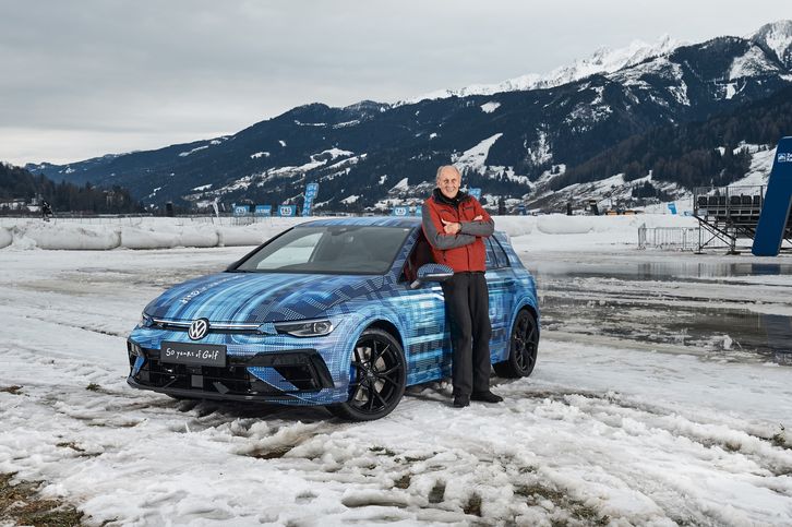 Hans-Joachim Stuck i Volkswagen Golf R