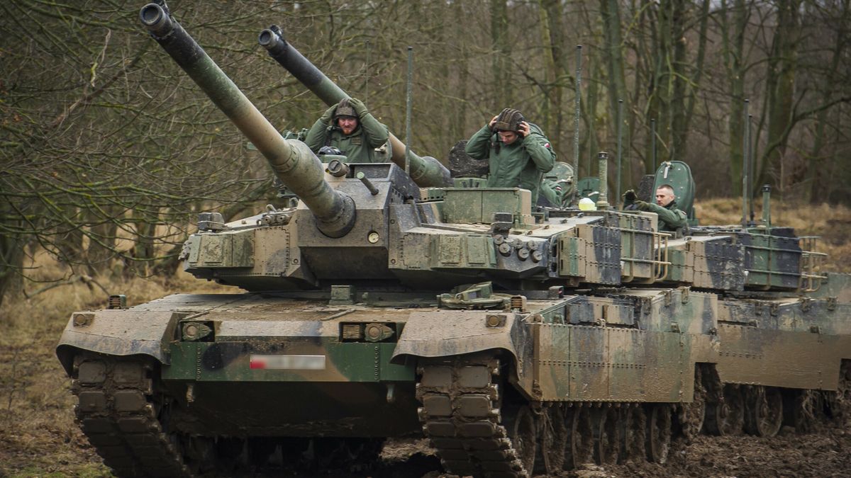 ?wiczenia pancerniak�w na czo?gach K2
06.02.2025 Braniewo - Kurs specjalistyczny zalog czolgow K2 Black Panther w 9BBKPanc.  fot. Stanislaw Bielski/REPORTER
Stanislaw Bielski/REPORTER