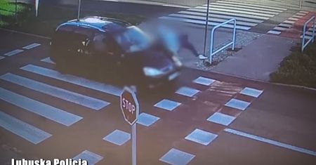 Makabryczne potrącenie na przejściu. Wszystko się nagrało