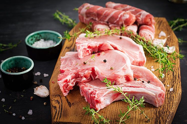 Łopatka, golonka, schab… Rodzaje mięsa wieprzowego – czym się różnią?