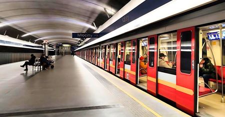 O TYM SIĘ MÓWI. Na metro w Krakowie trzeba czekać do 2045&nbsp;r.? Może uda się szybciej. Sprawdziliśmy, jakie tempo mają w stolicy