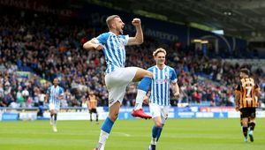 Michał Helik prowadzi Huddersfield do zwycięstwa