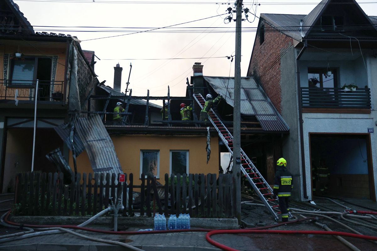 Miejsce pożaru we wsi Nowa Biała (Fot. PAP/Grzegorz Momot)