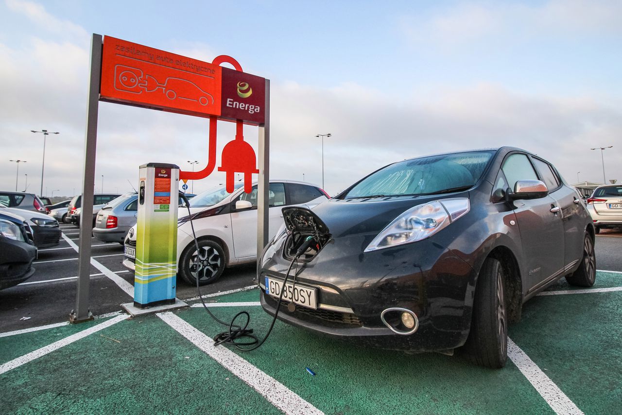 Mapy Google mogą otrzymać nowe opcje z myślą o kierowcach aut elektrycznych, fot. Getty Images