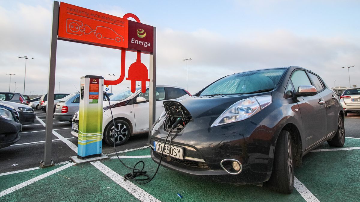 Mapy Google mogą otrzymać nowe opcje z myślą o kierowcach aut elektrycznych, fot. Getty Images