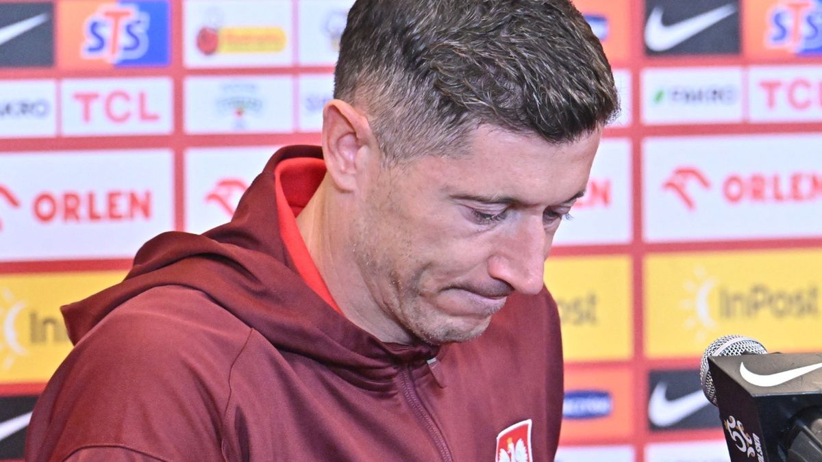 Biografia Lewandowskiego: Jedna decyzja kosztowała Roberta wielką karierę w Chinach. "Bilet w jedną stronę"