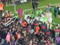 Skandal na El Clasico. Fani Barcelony zaatakowali piłkarza Realu
