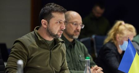 Zełenski w belgijskim parlamencie. Belgowie szykują się na mycie głowy