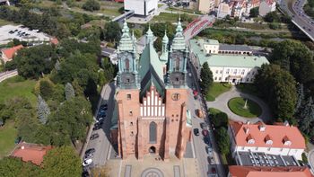 Muzyka, która opowiada historię. Prawykonanie utworu „1025” w poznańskiej katedrze