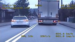 Wyprzedzał tiry na podwójnej ciągłej. Kosztowny pośpiech kierowcy