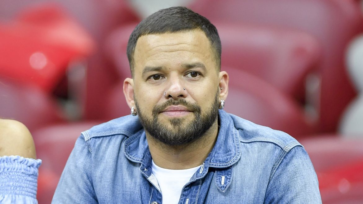 Michał Piróg nagle zniknął. Teraz tajemniczo się tłumaczy