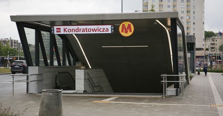 Metro stanęło na kilka minut. Powodem było przestraszone zwierzę