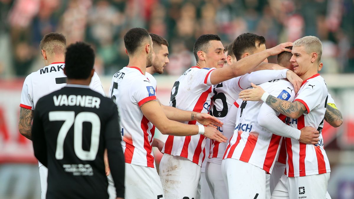 PAP/EPA / Łukasz Gągulski / Na zdjęciu: Cracovia rozbiła Radomiak Radom 6:0