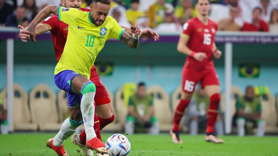 Neymar przekazał piłkę jednemu z posłów