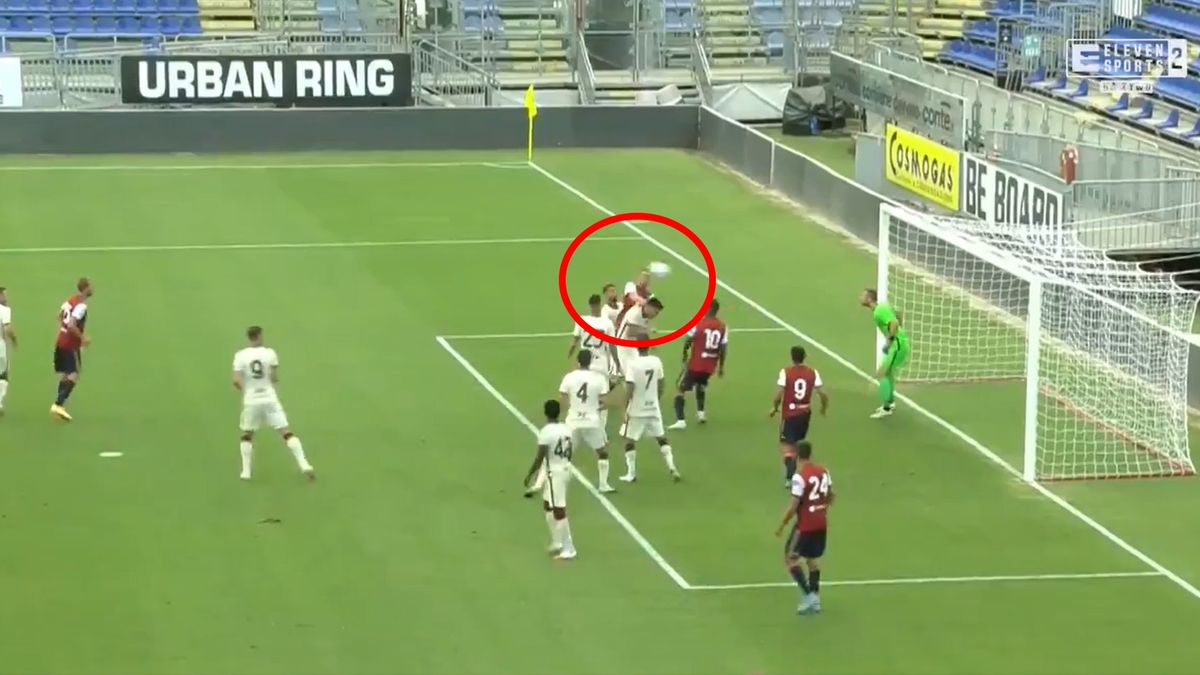 Eleven Sports / Sebastian Walukiewicz trafia w meczu Cagliari Calcio - AS Roma