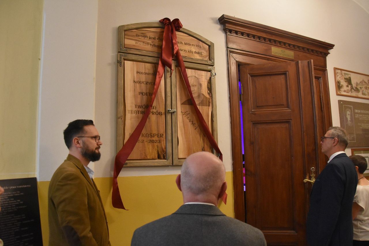 Wągrowiec: Społeczność I LO uczciła pamięć Jana Kaspra