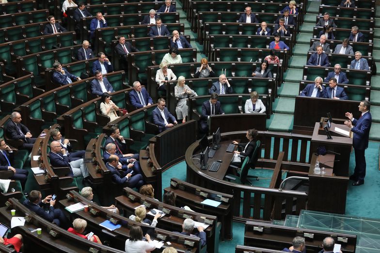 Sejm. Premier Morawiecki o sukcesie w UE. Opozycja punktuje premiera