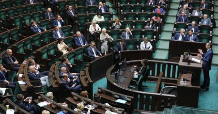 Premier Morawiecki w Sejmie o budżecie UE. Opozycja bezlitosna