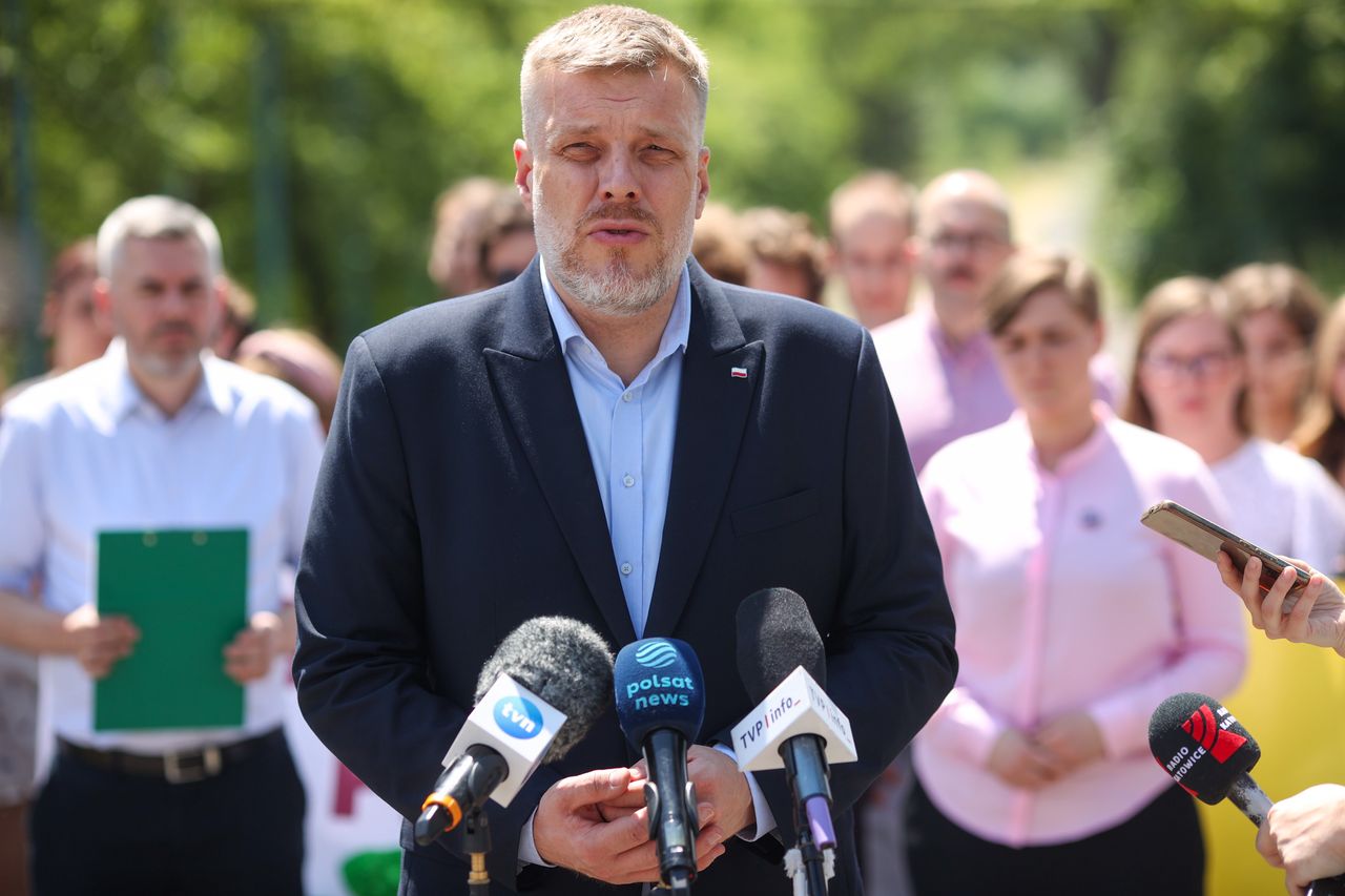 Zandberg alarmuje ws. budżetówki. "Chcą to przeprowadzić cichaczem"