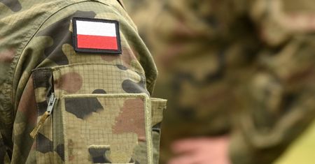 Afera korupcyjna w Wojsku Polskim: CBA i Żandarmeria Wojskowa zatrzymują trzech mężczyzn