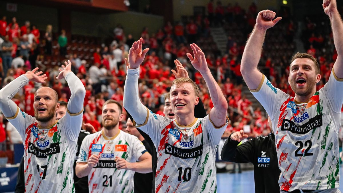 PAP/EPA / Tamas Vasvari / Na zdjęciu: szczypiorniści SC Magdeburg