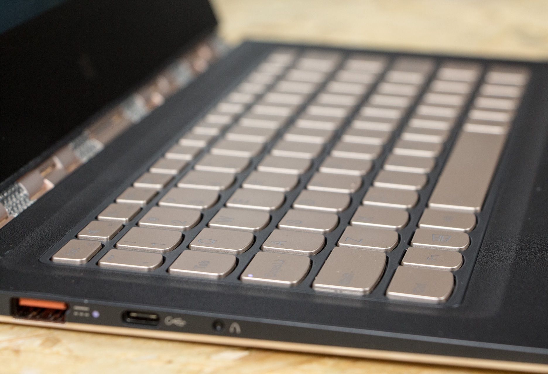 klawiatura yoga 900s