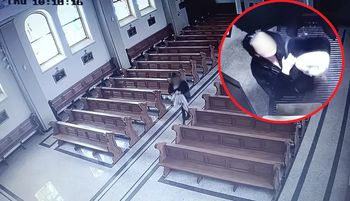 On stał na "czatach". Ona weszła do kościoła. Finał skandalu