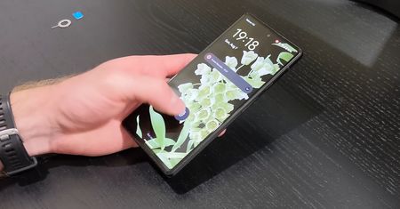 Obszedł ekran blokady Androida. Google zapłaciło mu 70 tys. dolarów
