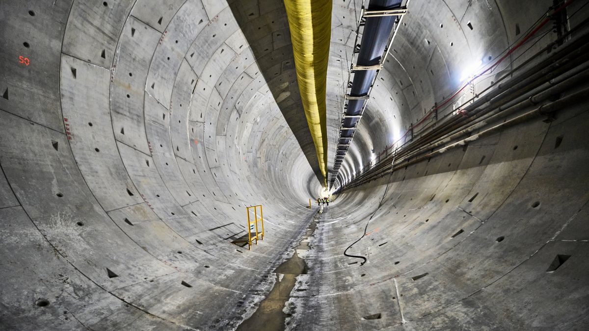 Budowa tunelu srednicowego w Lodzi
03.02.2026 Lodz , ul. Ogrodowa . Budowa tunelu kolejowego .  Tunel srednicowy . Podziemny tunel oraz stacja kolejowa Polesie podczas uruchomienia tarczy TBM Katarzyna . 
Fot. Tomasz Stanczak / Agencja Wyborcza.pl
Fot. Tomasz Stanczak / Agencja Wyborcza.pl
budowa, inwestycje, plk, kolej, tunele, tunel, budowy, /FR/
