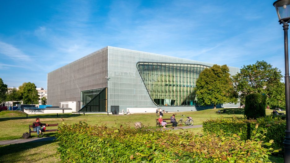 Muzeum mieści się w centrum dawnej Dzielnicy Północnej zamieszkiwanej przez Żydów