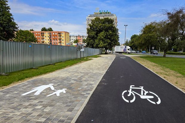 Nowy ciąg pieszo-rowerowy przy placu Zwycięstwa już gotowy