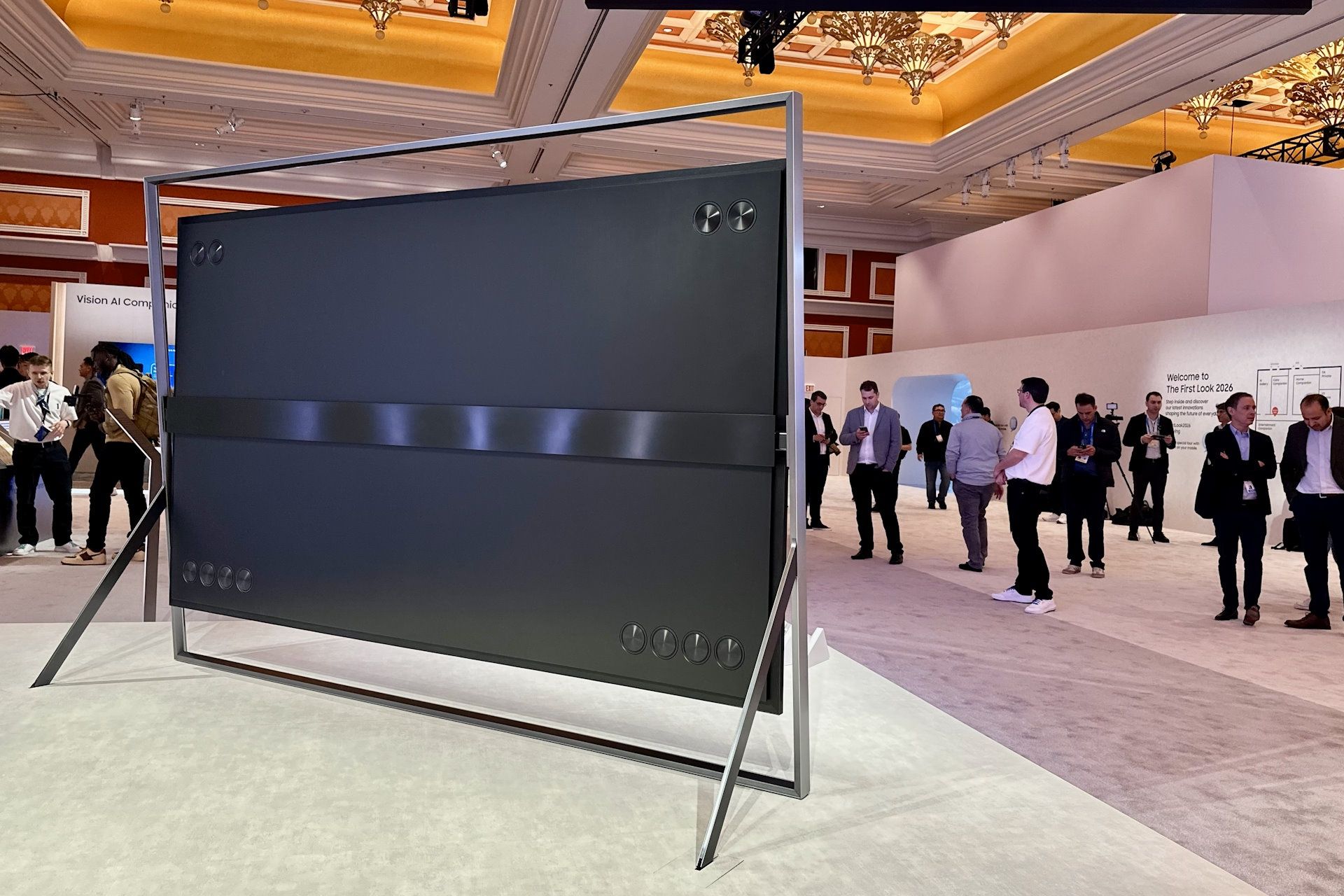 Samsung The First Look - CES 2026 - micro RGB z tyłu