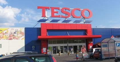 Tesco zapowiada podwyżki płac. Ile pracownicy dostaną "na rękę"?
