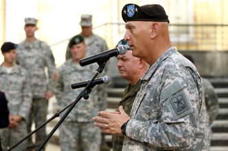 Uroczyste powitanie dowódcy wojsk lądowych USA w Polsce