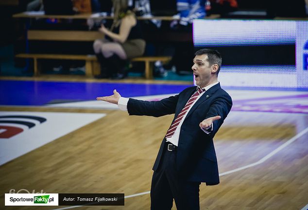 Serbski trener bardzo emocjonalnie przeżywa mecze swojej drużyny