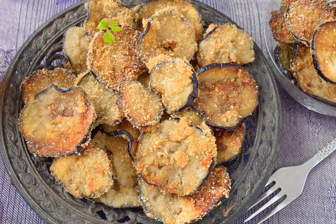 Breaded eggplant tastes excellent.