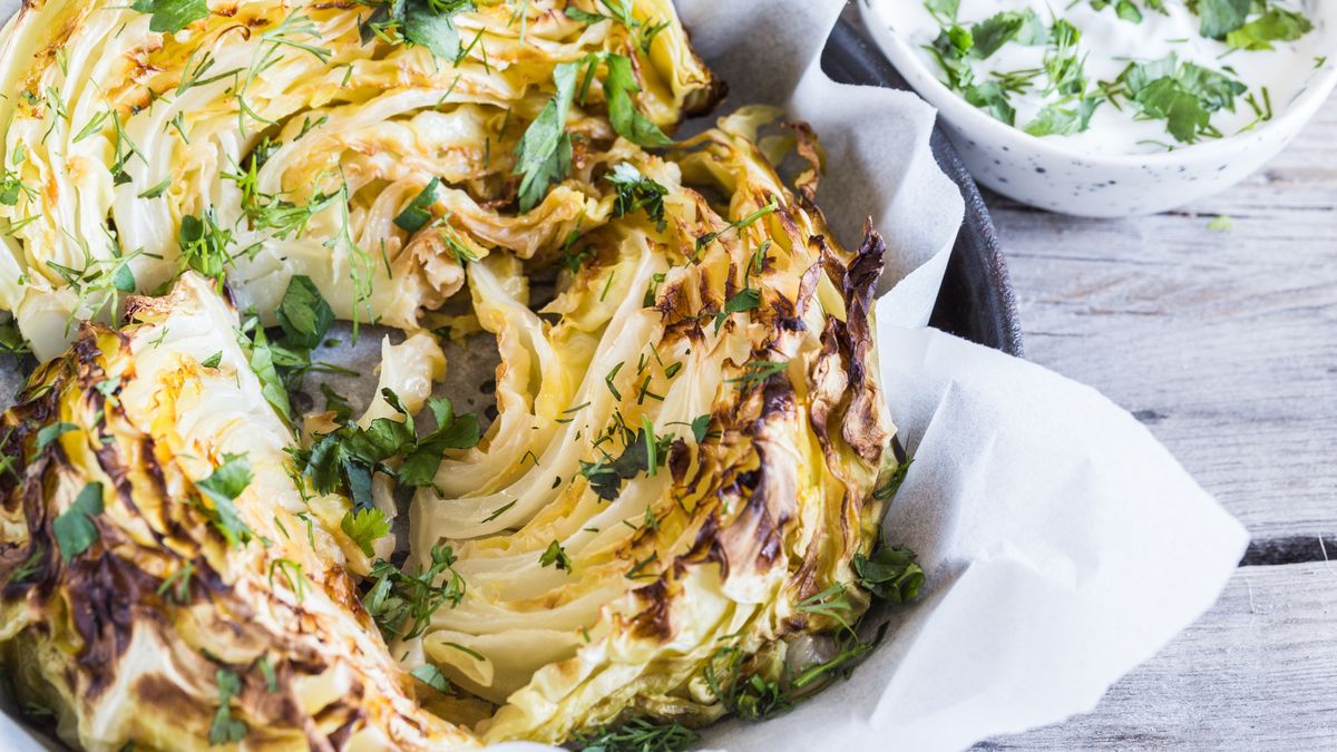 Steki z młodej kapusty 