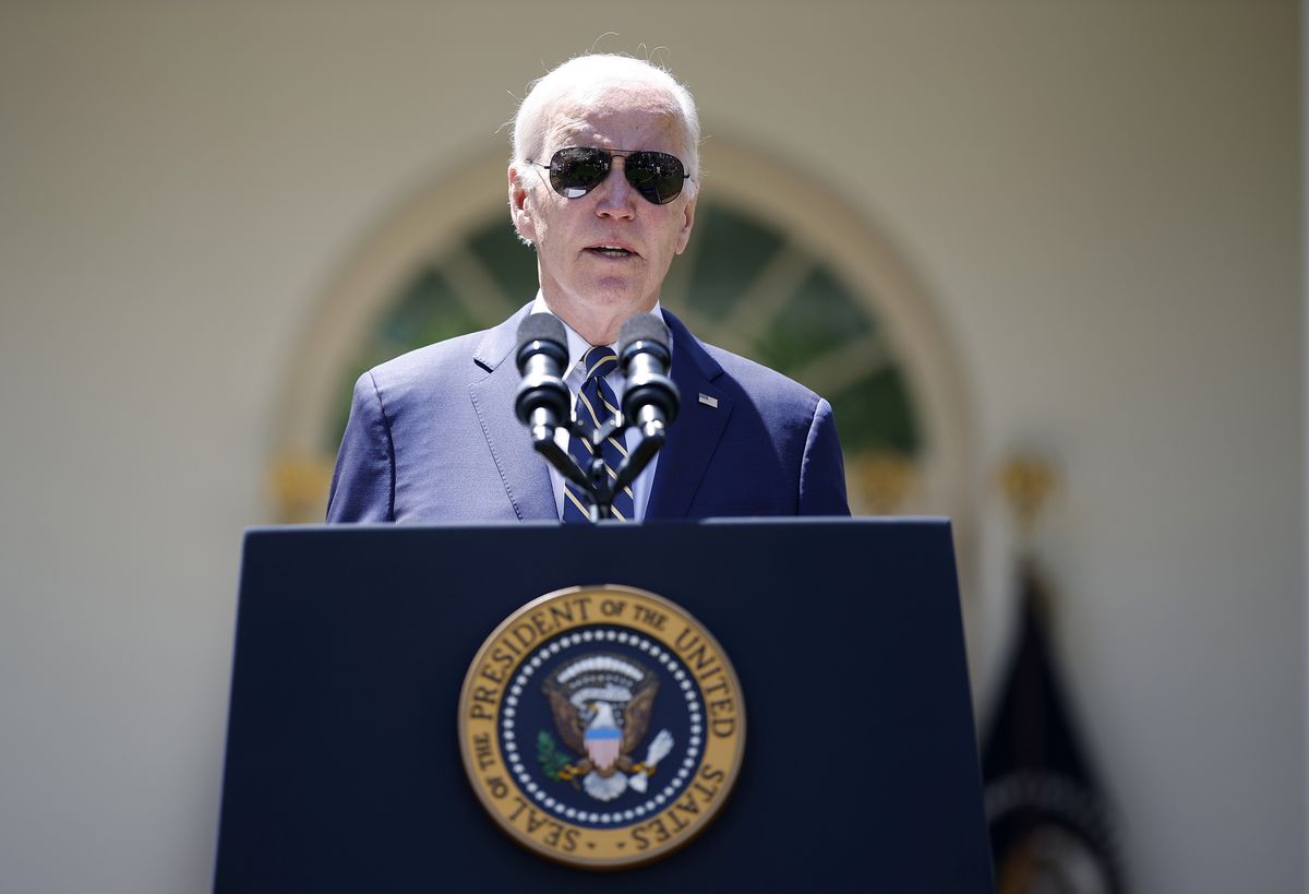 Joe Biden prowadzi dyskusję z Republikanami